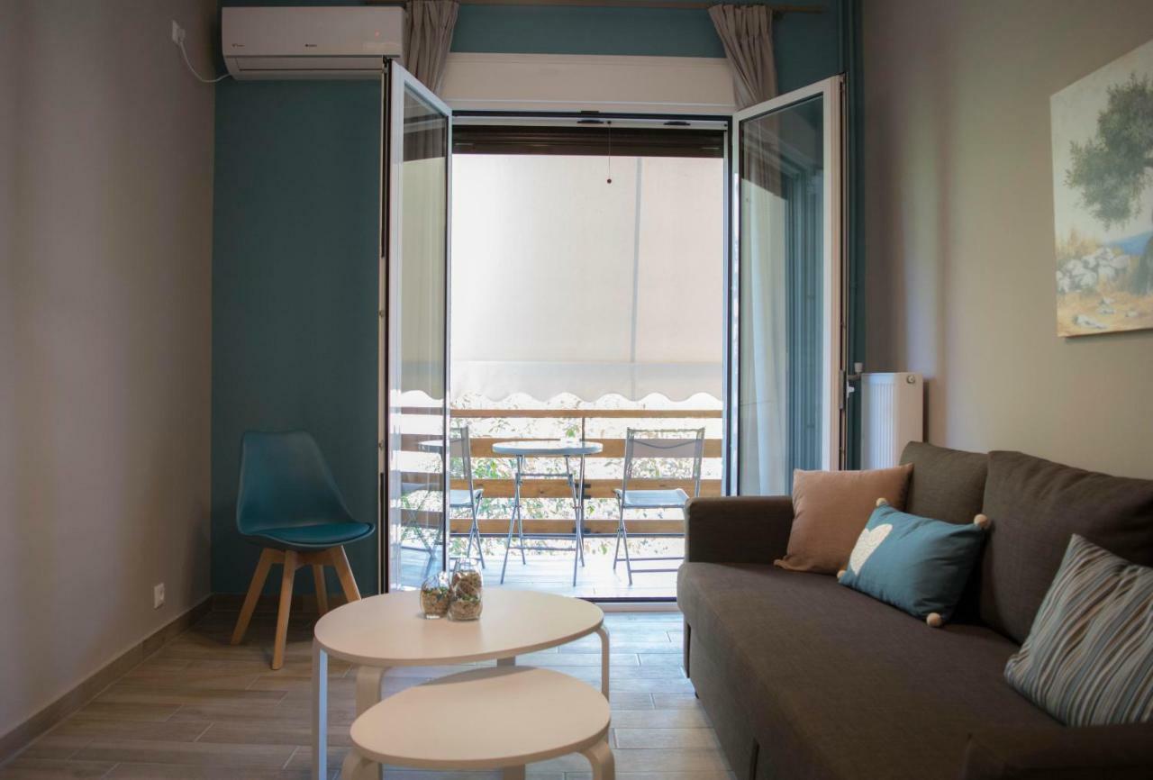 Chic And Minimal Apartment Close To Thissio Metro アテネ エクステリア 写真