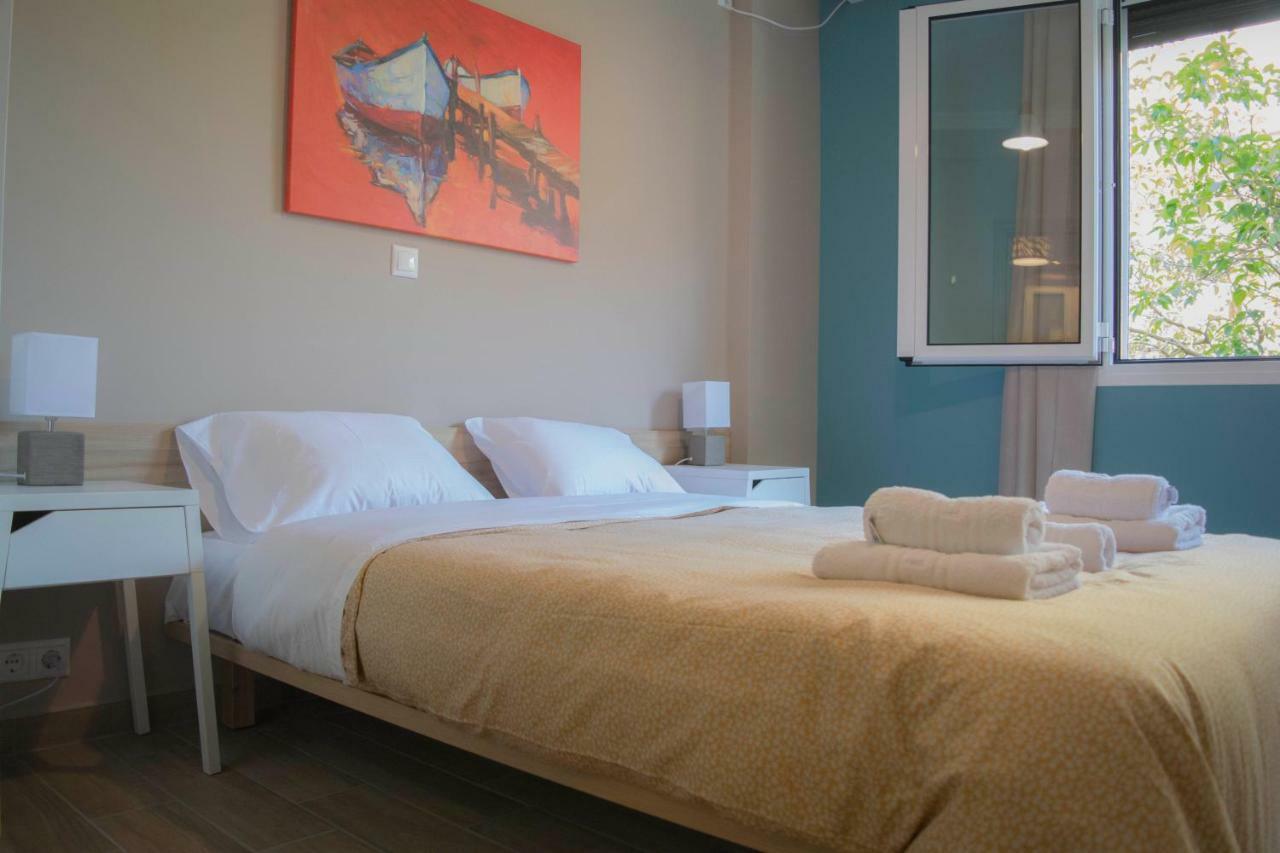Chic And Minimal Apartment Close To Thissio Metro アテネ エクステリア 写真