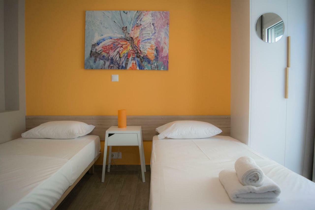 Chic And Minimal Apartment Close To Thissio Metro アテネ エクステリア 写真
